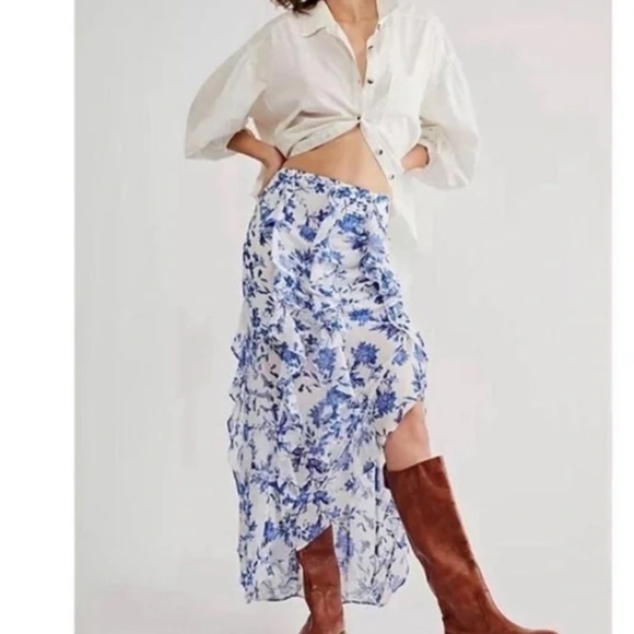 Free People Flounce Around Maxi Skirt in Blue Floral Combo Sz 8 NWT $128R - Picture 1 of 7